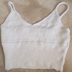 Finely knit cream winter crop top ☕️